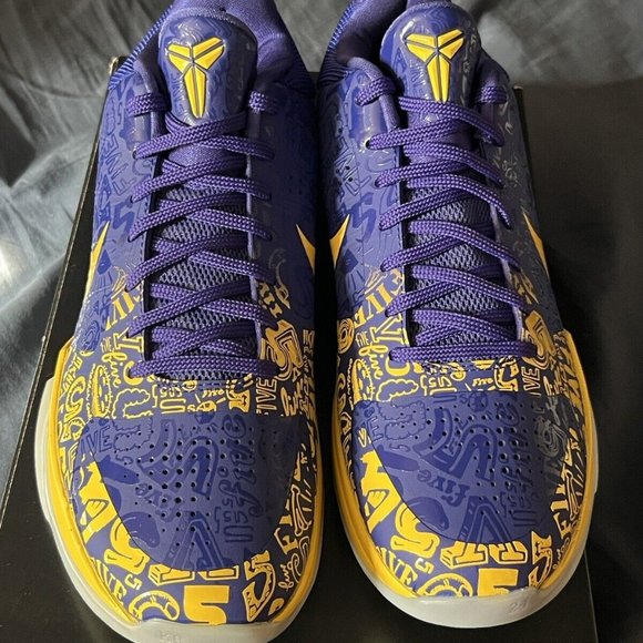 Size 10.5 - Nike Zoom Kobe 5 Protro 5 Rings CD4991-400